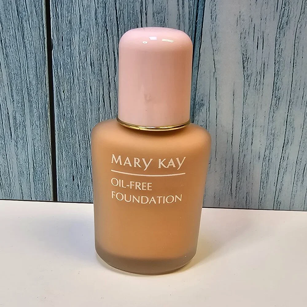 Mary Kay Day Radiance Oil-Free Foundation Bisque Ivory #3857 - NIB Old Stock‎